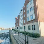 Quayside Haven 公寓 *